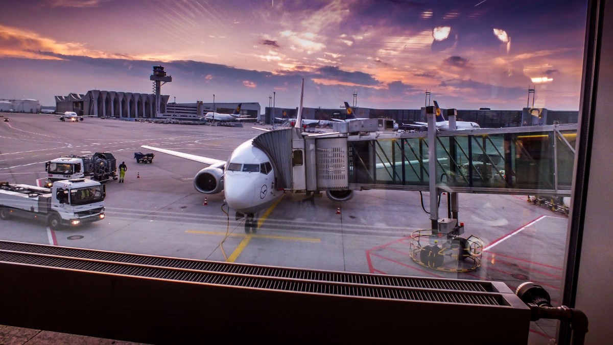 aircraft boarding from left aircraft boarding from left